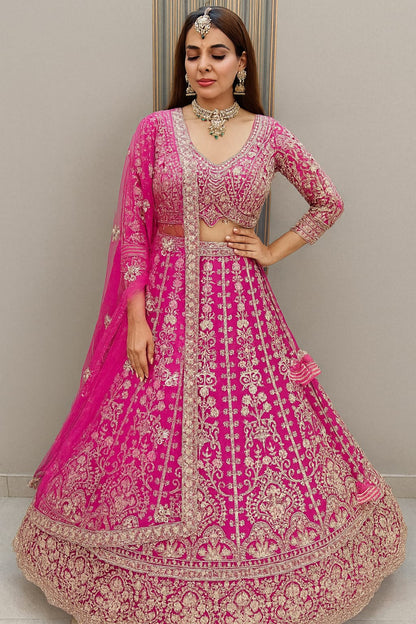 Elegante Lehenga color azul cielo con top corto.