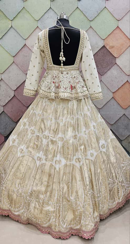 शुद्ध खांखीब बनारसी व्हाइट क्रॉप टॉप लेहंगा