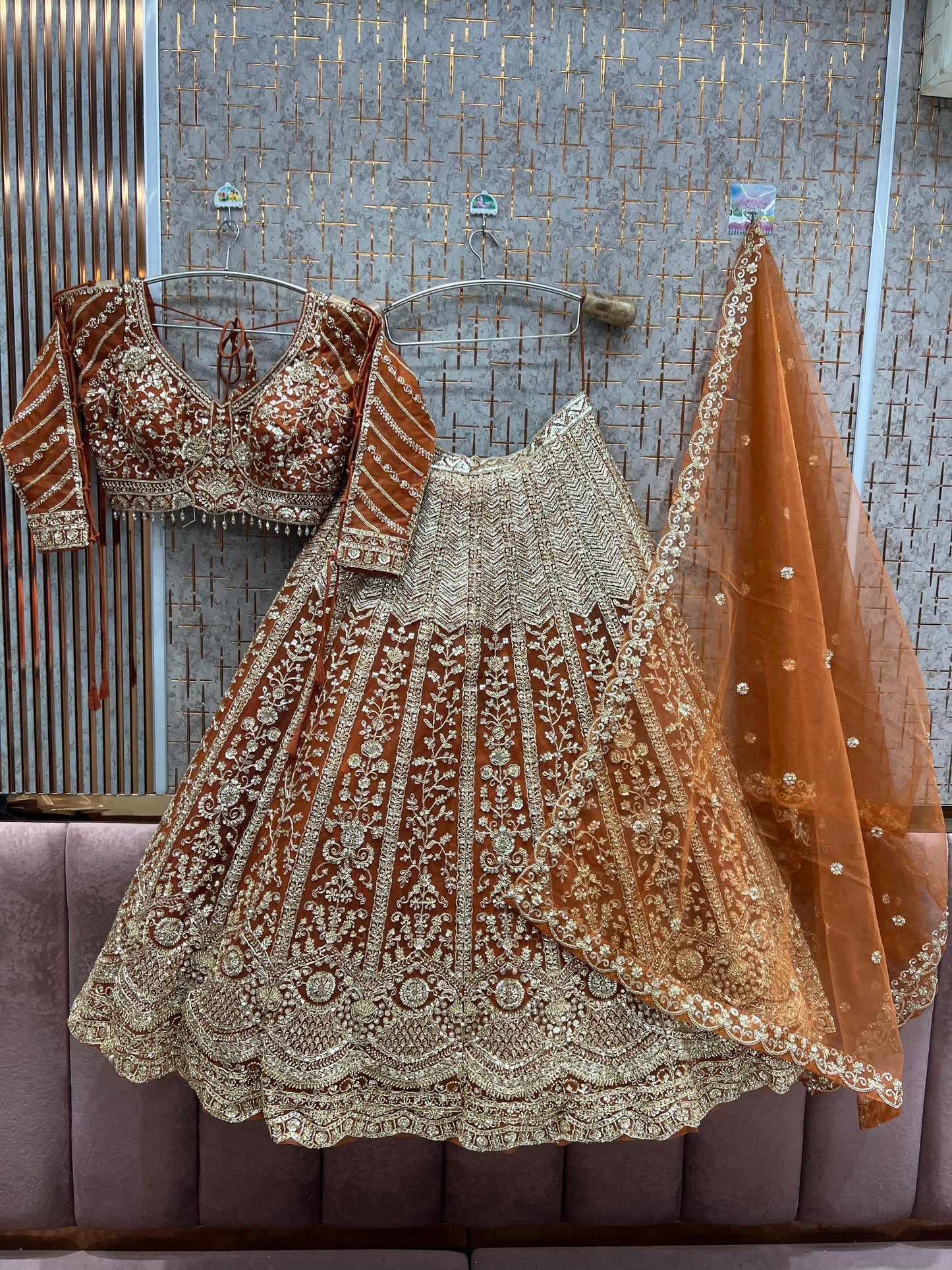 आकर्षक हॉट पिंक रेडी टू वियर क्रॉप टॉप लहंगा