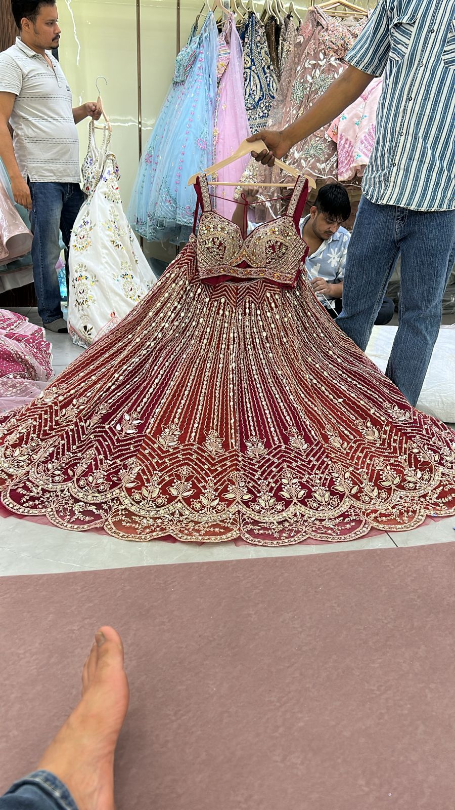 रस्ट ऑरेंज क्रॉप टॉप लहंगा