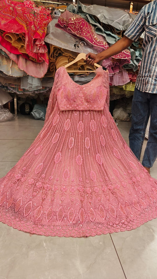 गुलाबी क्रॉप टॉप लहंगा