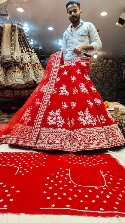 الأحمر فيلفيت الزفاف ليهينجا