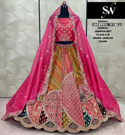 Elegante Lehenga de red Jarkan color naranja.