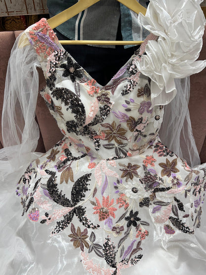 Fantastic White black Flower print gown