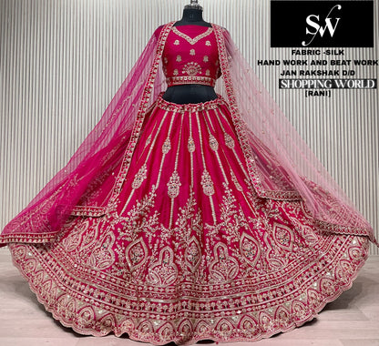 शानदार लाल रंग का हैंड बीट्स वर्क वाला डबल दुपट्टा ब्राइडल लहंगा