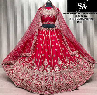 कुछ अलग, लाल रंग का हैंडवर्क वाला लेहंगा