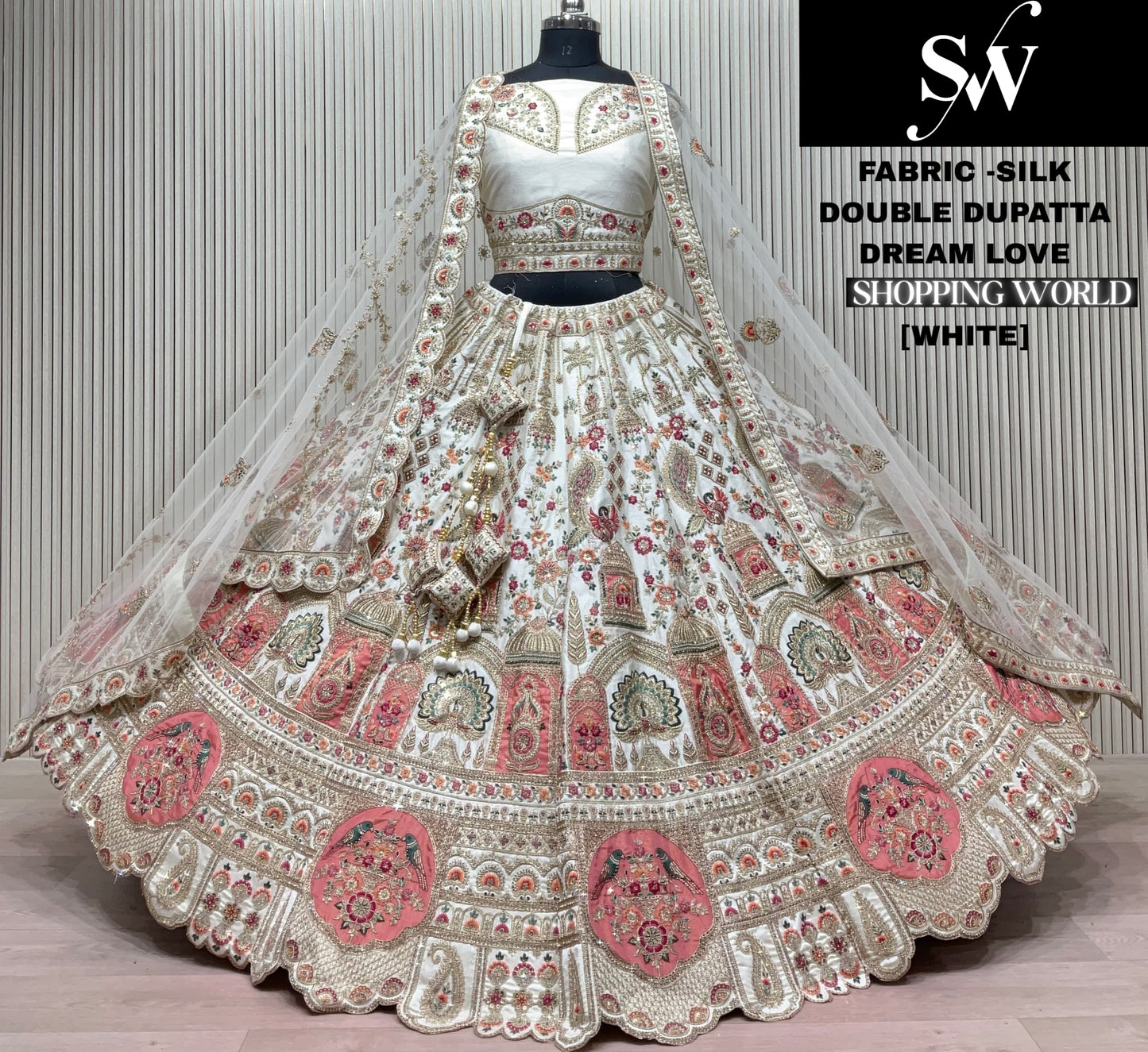 खूबसूरत व्हाइट सिल्क डबल दुपट्टा लहंगा