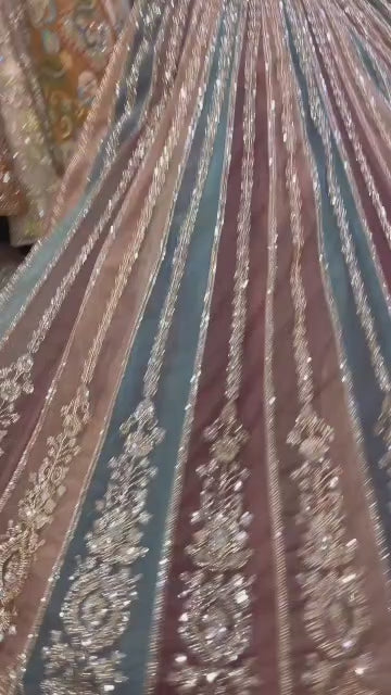 توب قصير بتصميم لينجا باللون الصدأي البني متعدد الألوان بقصة كلوش 32 كالي وبتطريز من الزجاج