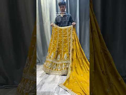 Atractiva lehenga haldi mehendi amarilla