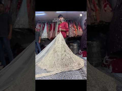 शानदार क्रीम हैंडवर्क ज़रदोज़ी दबका सफ़ेद लहंगा