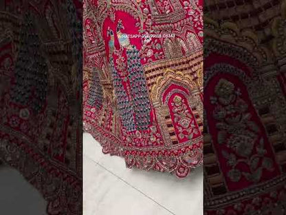 प्यारा लाल मोर दुल्हन लहंगा