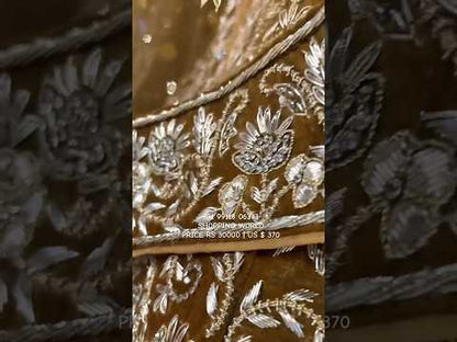 Algo diferente lehenga mostaza