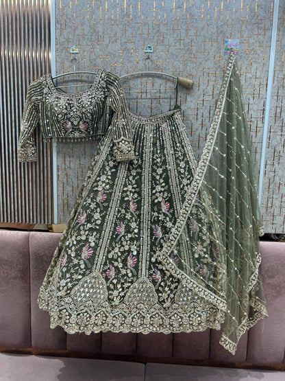 हरे मोर वाला क्रॉप टॉप लहंगा
