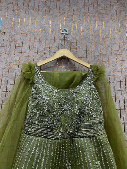 शानदार हरा गाउन